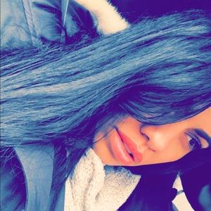 Meet your Posher, Yuliet